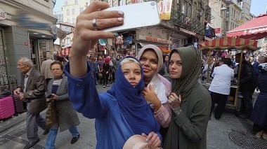 Пацанки за границей, 1 сезон, 7 серия